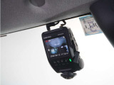 ◆ドライブレコーダー◆映像・音声などを記録する自動車用の装置です。 もしもの事故の際の記録はもちろん、旅行の際の思い出としてドライブの映像を楽しむことができます。