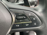 運転席ハンドル右側に様々な安全装置等のスイッチがございます。
