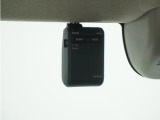 ◆ドライブレコーダー◆映像・音声などを記録する自動車用の装置です。 もしもの事故の際の記録はもちろん、旅行の際の思い出としてドライブの映像を楽しむことができます。