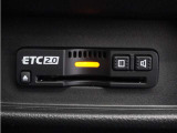 ◆ETC2.0◆進化したドライブ体験。料金収受システムだけだったETCが生まれ変わって、高速道路を賢く使うETC2.0に進化しました。多彩な情報サービスが便利で快適なドライブ体験を提供します。