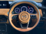 【純正革巻きステアリング】上質な革を使用することで、手にしっかり馴染みとても運転しやすいハンドルです♪