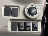 サポカーは、高齢運転者を含めたすべてのドライバーによる交通事故の発生防止・被害軽減対策の一環として、国が推奨する新しい自動車安全コンセプトです。詳しくは販売店スタッフまでおたずねください。