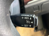 【クルーズコントロール】高速道路もラクラク走行。アクセルを離しても一定速度で走行ができ、長距離運転時の負担を軽減!加速・減速も簡単なスイッチ操作で調整できます。