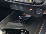 スマホの充電等に便利なUSBのソケットが付いています。