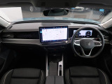 シンプルなデザインと一目でわかるスイッチの配置はPeoples Car=みんなの車という考えの現れです。各スイッチにはバックライトもついており、夜間でも安全に操作して頂けます。