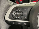 【ステアリングスイッチ付ハンドル】ナビゲーションに視線を移さず、ハンドルから手を離さず、運転に集中したまま手元でオーディオ操作できます♪