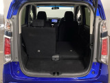 軽い力でサッと倒せるシートアレンジ。急に荷物が増えても、その場でサクッとスペースを広げられます。毎日の『困った』を『助かった』に変える工夫が満載です。