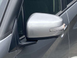 ウィンカードアミラー☆ライトの点滅で対向車、歩行者などに曲がることを知らせることができるので安心・安全につながりますね♪