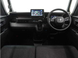 ◆視界広々で非常に運転しやすくロングドライブでも疲れを感じさせないすっきりとまとまったインパネ周りです。