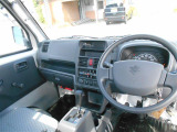 【運転席全体】視野性の良い運転席で快適に運転できますね!