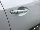 キーをポケットに入れたままでもドアのロック&アンロックができ、雨の日や、荷物の多い日に大活躍!