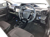 運転席周りのレイアウトをご覧ください。ナビゲーションが綺麗に装着されすっきり収まってますね!