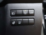 サポカーSとは、衝突被害軽減ブレーキに加えて、ペダル踏み間違い時加速抑制装置※を搭載したクルマが対象となります。詳しくは販売店スタッフまでおたずねください。※マニュアル車は除く
