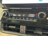 オートエアコンで快適な室内です。