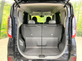 普段のお買い物や通勤、送迎等に十分な荷室スペースを確保しております。セカンドシートを倒すと、大きな荷物の積載も可能です♪