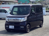 雨の日は中古車は選びにくいですよね。でも当店なら安心です。電話予約を頂ければ屋根下へ移動させて頂きます。雨でもじっくりご検討いただけます。