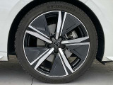 ■純正18inアルミホイール/輸入車専門・国産車専門・バイク専門メカニックも在中しておりますので、整備だけでも依頼したいというお客様へのニーズもお答えいたします!