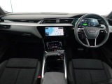 運転に必要な情報をメーター内に集約し、ドライバーの安全で快適な運転に寄与するアウディバーチャルコックピット。