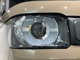 LEDヘッドライトは、点灯の瞬間から最大光量を発揮し、突然暗くなるトンネルなどでの安定感を高めます。