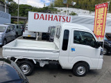中古車をお選びいただく際に気になる走行距離や修復歴などに加えてキズ・凹みの有無・状態や消耗品の交換、今までの整備状況が &ldquo;ダイハツ認定中古車カルテ&rdquo;でわかります。