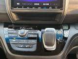 シフトレバー、運転席助手席シートヒーター、オートエアコン