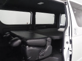 【R5年式/ハイエースバン/ディーゼル4WD/両側パワースライドドア】ベッドキッド装着済み♪【全国納車可能】