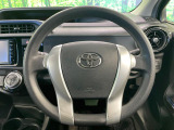 インテリアに合わせたデザインのステアリングは、運転される方のことも考え、運転しやすい形状、大きさです。是非一度、実際に触ってお確かめください。