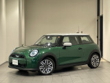 正規認定中古車 全国正規ディーラー保証付/2年・走行距離無制限 1オーナー ステアリングヒーター シートヒーター アンドロイドオート アップルカープレイ HUD コンフォートアクセス 前後ドラレコ