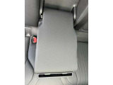 メルセデス・ベンツの定める厳しい基準をクリアしたお車のみをご案内させて頂きます。納車前整備はメーカー規定に基づき当店3Fの指定工場で入念に行なわれます。熟練のメカニックがお客様のお車を整備致します。