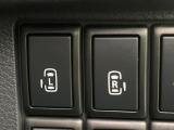 【両側パワースライドドア】スマートキーや運転席のスイッチで後席両側スライドドアの開閉が可能♪電動だから力を入れてドアを開ける必要が無く、小さなお子様でも簡単に開け閉めでき快適です♪