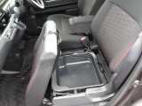 助手席アンダーBOX