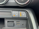 冬場のドライブを快適にするシートヒーター。シートヒータースイッチは3段階すぐに温まる実用的なヒーター機能です