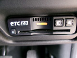 ETC2.0。高速道路の料金所はキャッシュレスで通過です。サービスエリア等にあるスマートインターの出入りも利用可能でとっても便利。ご納車後すぐにお使い頂けるようセットアップしてのお渡しとなります。