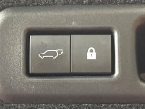 【パワーバックドア】スマートキーや運転席のボタンを押すだけでリアゲートが自動で開閉します!荷物を持っている時や、高い位置にあるバックドアを閉める際に便利な機能です♪