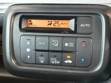 オートエアコンで運転も快適です