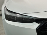LEDヘッドライトは、点灯の瞬間から最大光量を発揮し、突然暗くなるトンネルなどでの安定感を高めます。