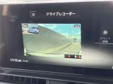 ドライブレコーダーの映像。ナビのモニターに前後の映像を映し出せます