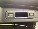 荷物を抱えていてもラクに開け閉め。Hondaスマートキーを持っていれば、開扉だけでなく、閉扉までをハンズフリーで行うことができます
