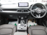 乗る人へのストレスを低減させ、長距離の移動でも疲れにくい車を目指して創られた、すべてが新しく生まれ変わったマツダの車をぜひ体験してください!