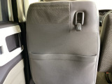 シートポケット装備。小物を入れたりできて便利です