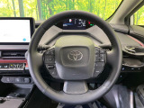 【純正革巻きステアリング】上質な革を使用することで、手にしっかり馴染みとても運転しやすいハンドルです♪