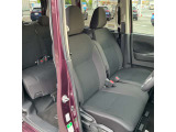 運転席前列シートです。