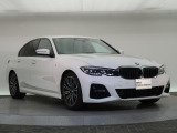 一目で伝わるBMW特有のスポーティーなプロポーションは、BMWの走行性能を生み出すのに欠かせない要因の一つです。細部まで拘りぬいたお車をぜひ一度ご覧ください!