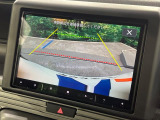 【バックカメラ】駐車時に後方がリアルタイム映像で確認できます。大型商業施設や立体駐車場での駐車時や、夜間のバック時に大活躍!運転スキルに関わらず、今や必須となった装備のひとつです!