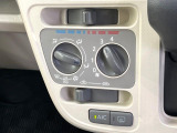 寒い冬も暑い夏も全席に快適な空調を届けてくれる、ダイヤル式エアコンを装備♪