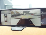 【360&deg;ビューモニター】シースルービューでさらに移せる範囲が広くなってます。駐車が苦手な方も、これがあれば安心です!狭い駐車場や花壇などがあって心配な駐車シーンでも、死角がなく安全が確保できます♪