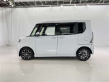 両側パワースライドドア付きだから、狭い駐車スペースなどでの 乗り降りラクラク!小さなお子さまのいるご家庭には嬉しい装備。
