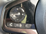 【ステアリングスイッチ】運転中、前方から目線をそらすことなく、オーディオ等の操作が可能な便利機能!安心&快適なドライブを演出してくれます♪