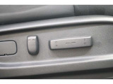 高級車の代名詞!電動シートが装備されています!