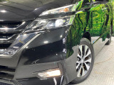 【LEDヘッドライト】悪天候や夜間走行時も良好な視界を確保し安心して運転できる高輝度LEDヘッドライトを装備!点灯速度が早く、消費電力も抑えられています。